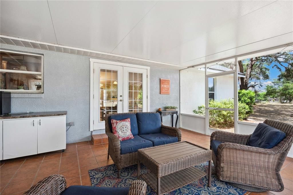 На продажу: $635,000 (4 спален, 2 ванн, 1705 Квадратных фут)