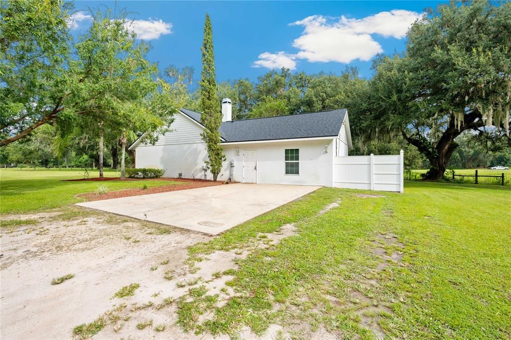 На продажу: $635,000 (4 спален, 2 ванн, 1705 Квадратных фут)