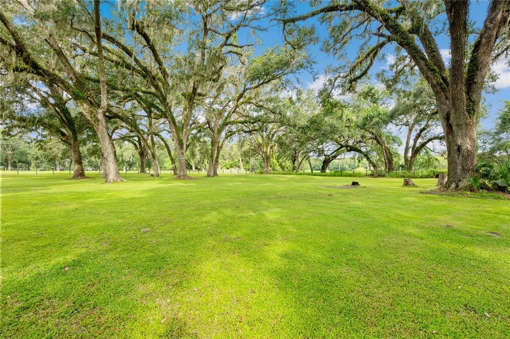 На продажу: $635,000 (4 спален, 2 ванн, 1705 Квадратных фут)