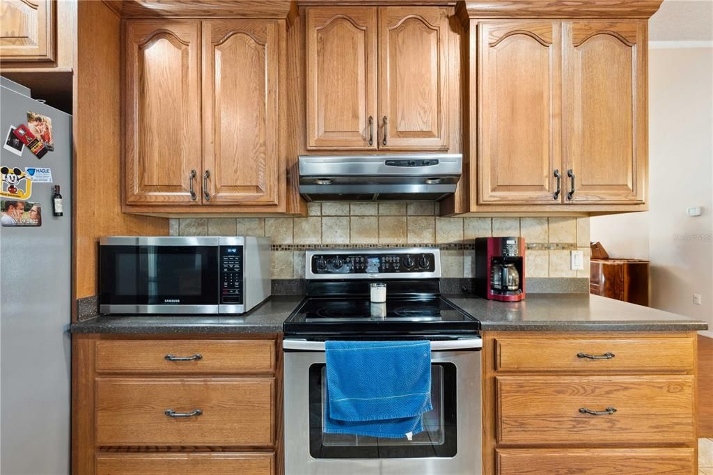 На продажу: $635,000 (4 спален, 2 ванн, 1705 Квадратных фут)