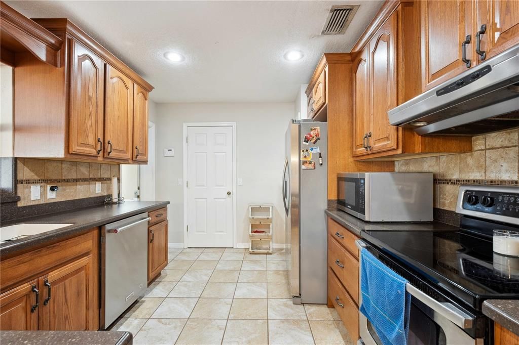 На продажу: $635,000 (4 спален, 2 ванн, 1705 Квадратных фут)