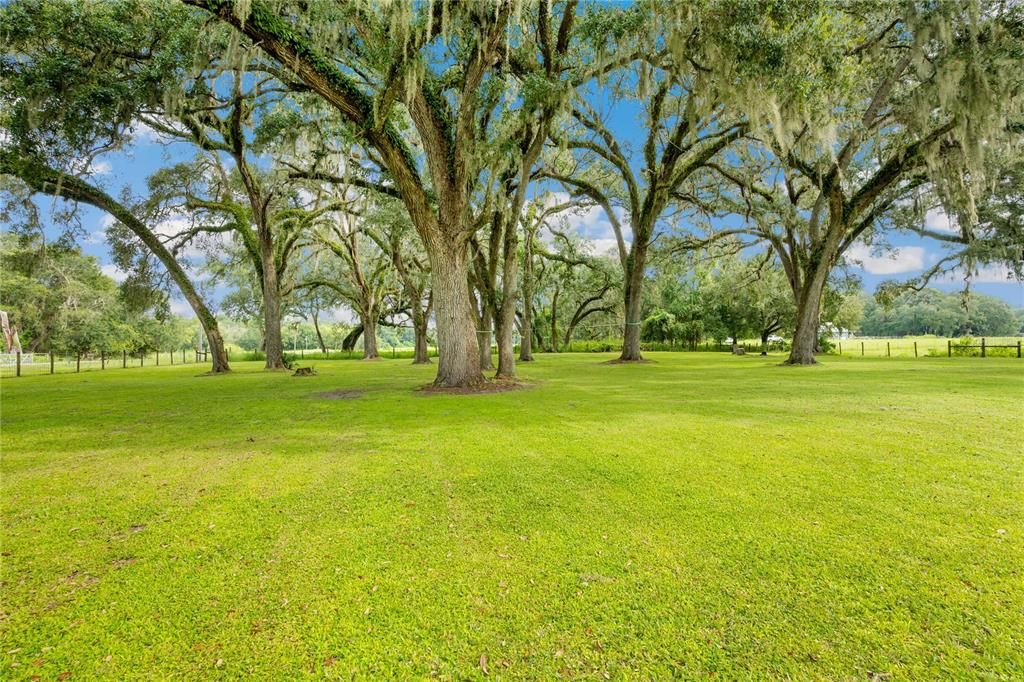 На продажу: $635,000 (4 спален, 2 ванн, 1705 Квадратных фут)