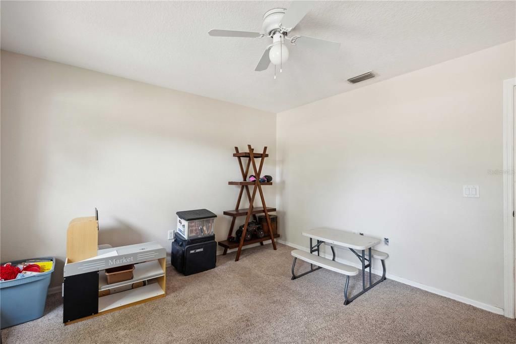 На продажу: $635,000 (4 спален, 2 ванн, 1705 Квадратных фут)