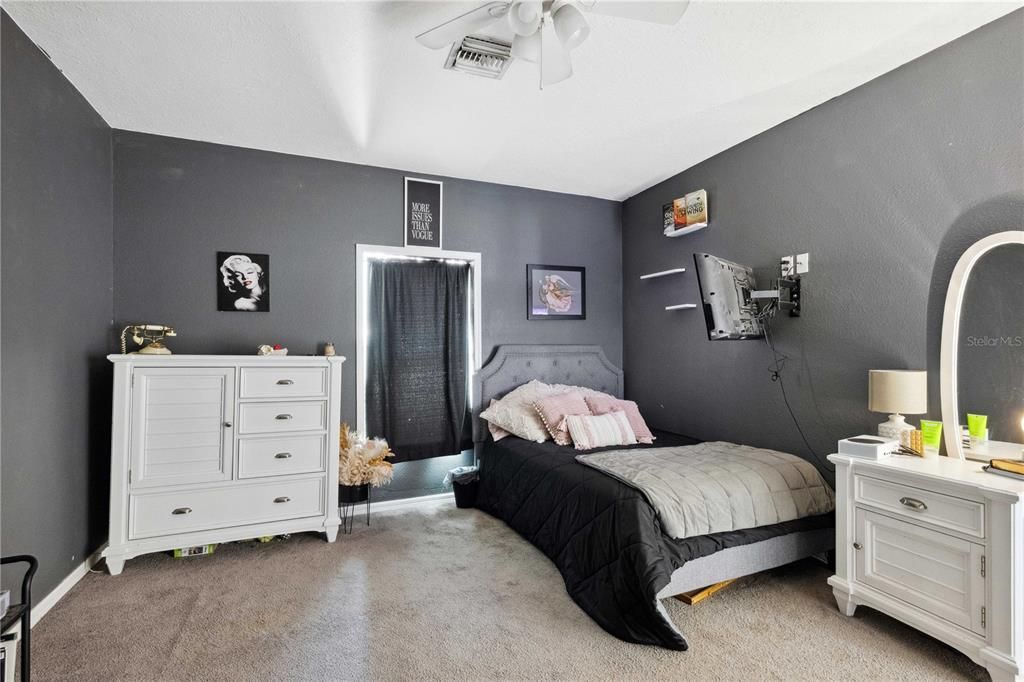 На продажу: $635,000 (4 спален, 2 ванн, 1705 Квадратных фут)