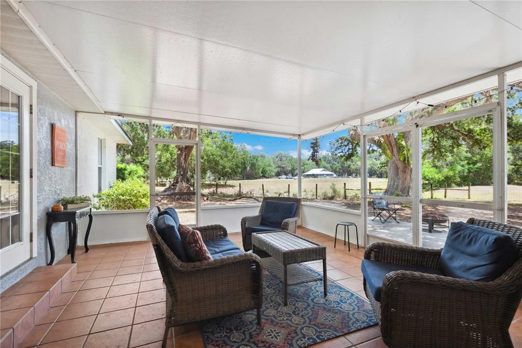 На продажу: $635,000 (4 спален, 2 ванн, 1705 Квадратных фут)