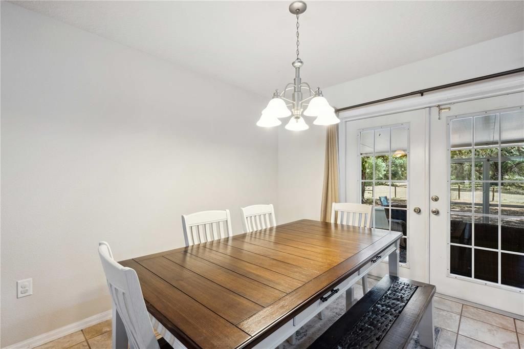 На продажу: $635,000 (4 спален, 2 ванн, 1705 Квадратных фут)