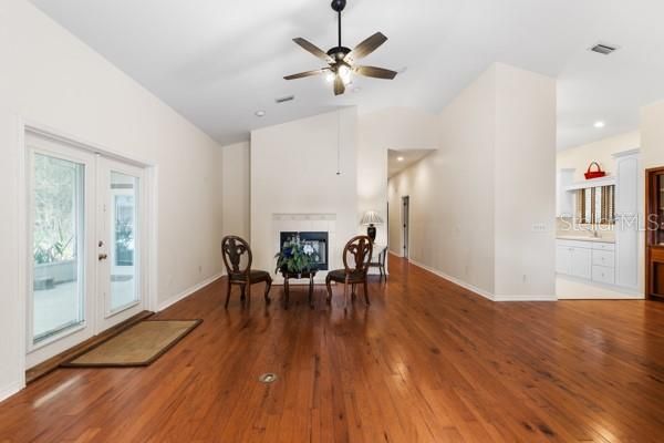 Guest House Living Rm