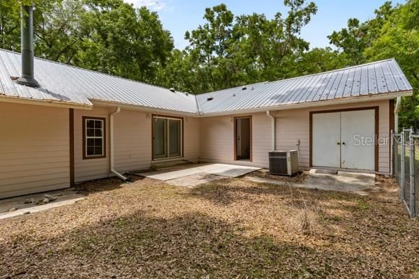 For Sale: $657,000 (5 beds, 4 baths, 4366 Square Feet)