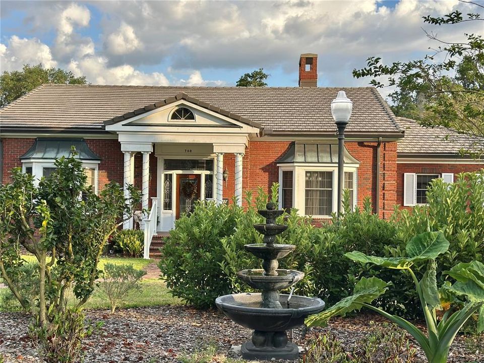 For Sale: $825,000 (3 beds, 4 baths, 3272 Square Feet)