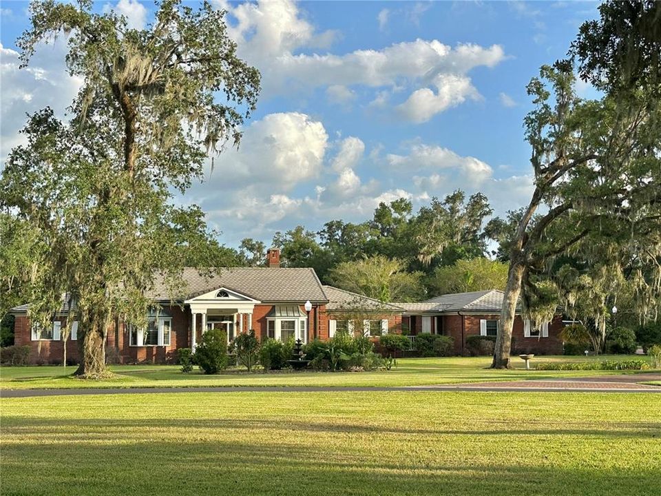 For Sale: $825,000 (3 beds, 4 baths, 3272 Square Feet)