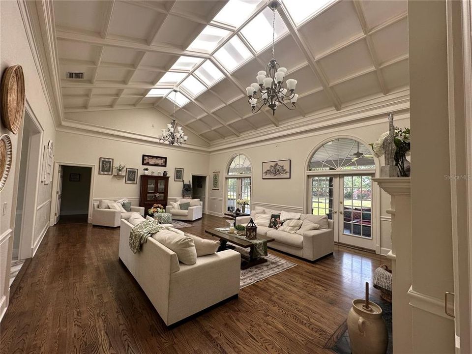 For Sale: $825,000 (3 beds, 4 baths, 3272 Square Feet)