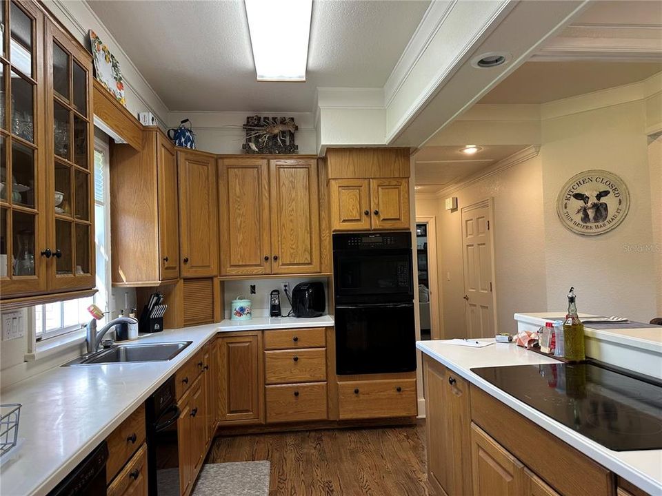 For Sale: $825,000 (3 beds, 4 baths, 3272 Square Feet)