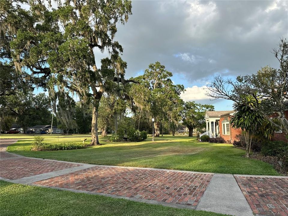 For Sale: $825,000 (3 beds, 4 baths, 3272 Square Feet)