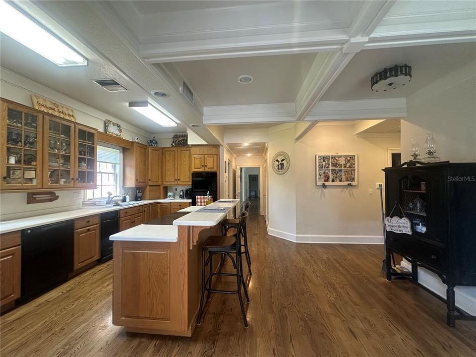 For Sale: $825,000 (3 beds, 4 baths, 3272 Square Feet)