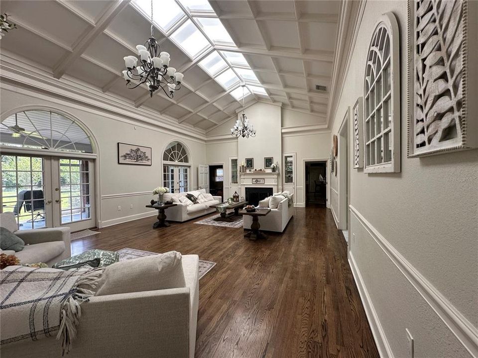 For Sale: $825,000 (3 beds, 4 baths, 3272 Square Feet)