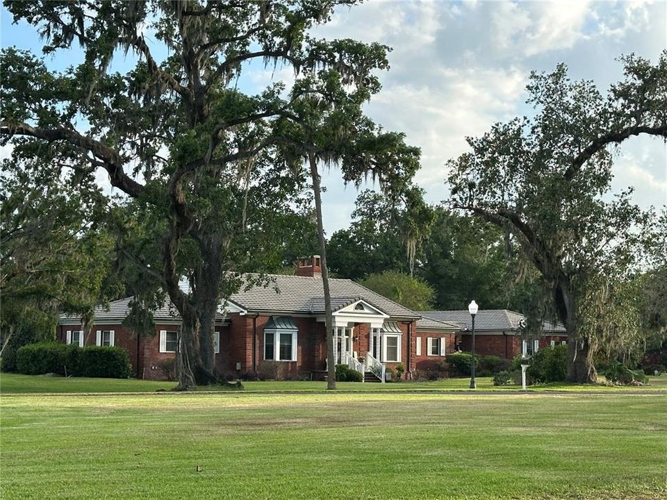 For Sale: $825,000 (3 beds, 4 baths, 3272 Square Feet)