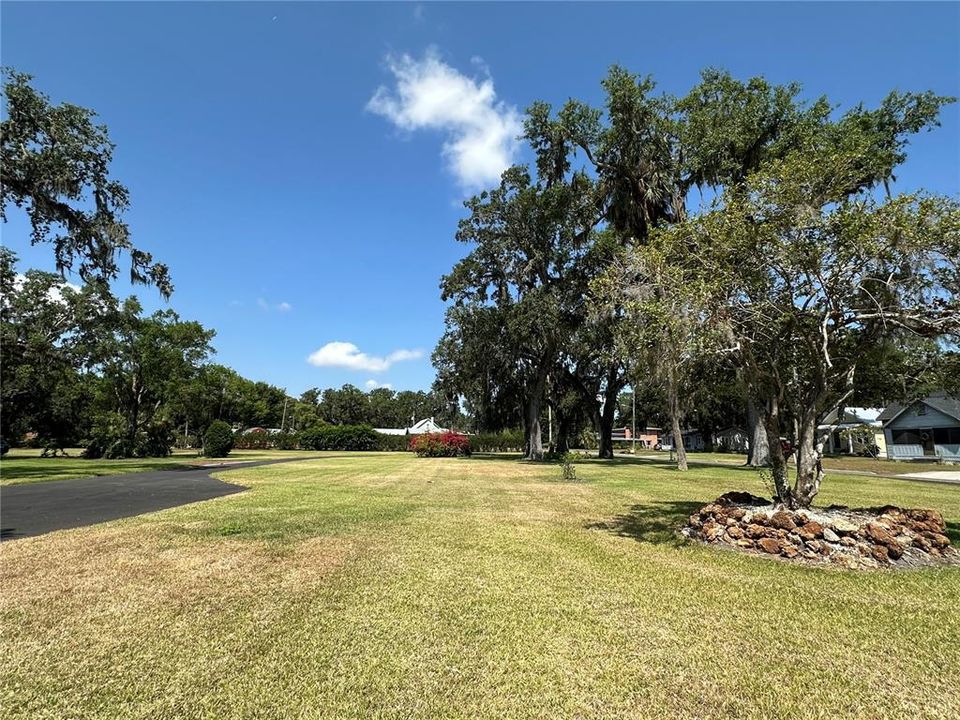 For Sale: $825,000 (3 beds, 4 baths, 3272 Square Feet)