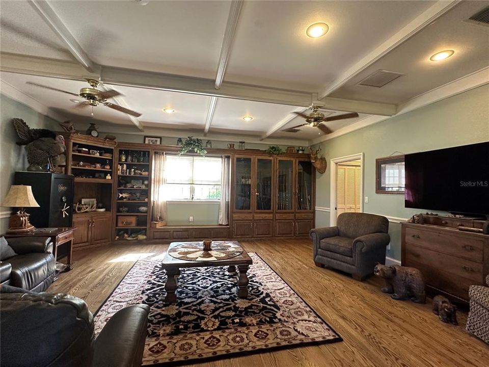 For Sale: $825,000 (3 beds, 4 baths, 3272 Square Feet)