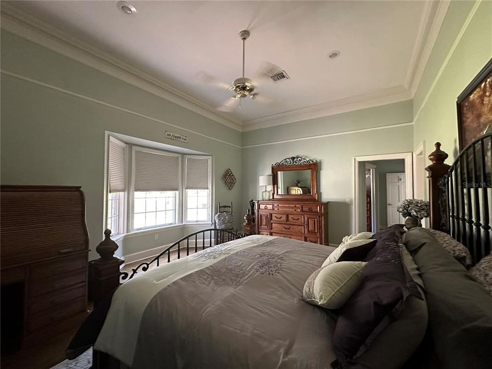 For Sale: $825,000 (3 beds, 4 baths, 3272 Square Feet)