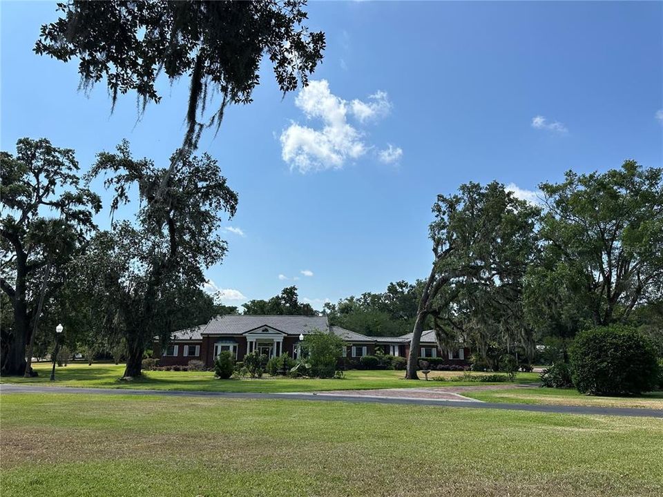 For Sale: $825,000 (3 beds, 4 baths, 3272 Square Feet)