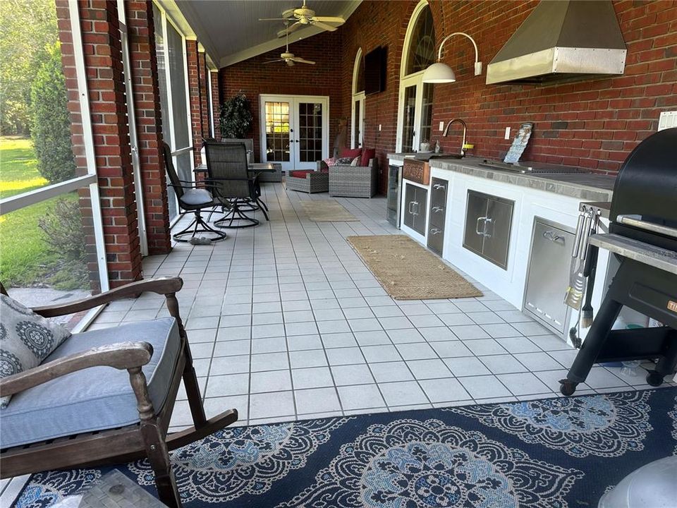 For Sale: $825,000 (3 beds, 4 baths, 3272 Square Feet)