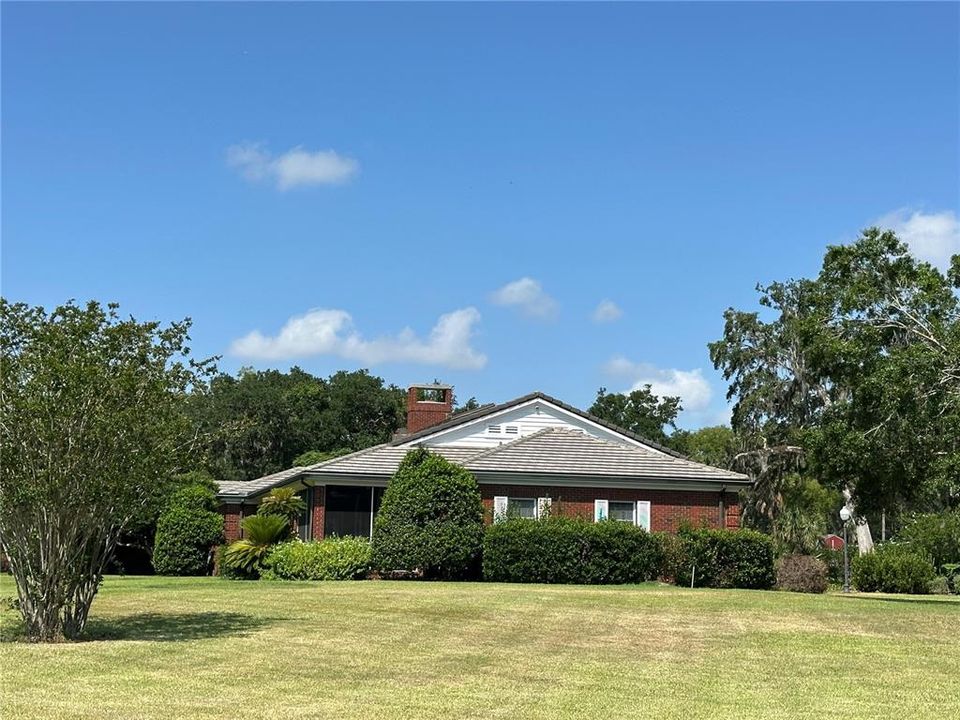 For Sale: $825,000 (3 beds, 4 baths, 3272 Square Feet)