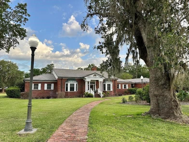 For Sale: $825,000 (3 beds, 4 baths, 3272 Square Feet)