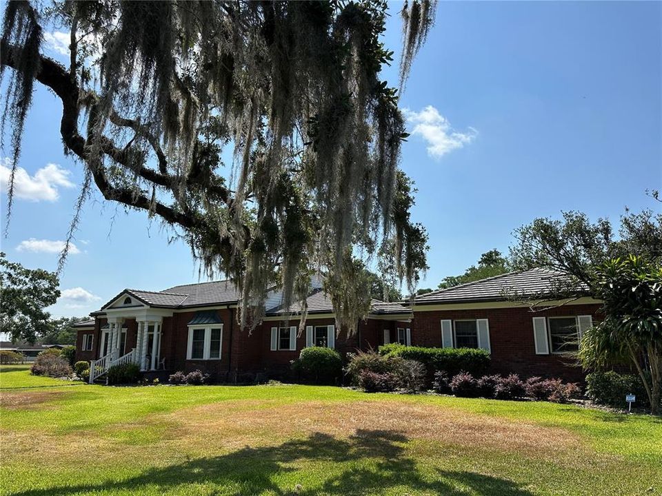 For Sale: $825,000 (3 beds, 4 baths, 3272 Square Feet)