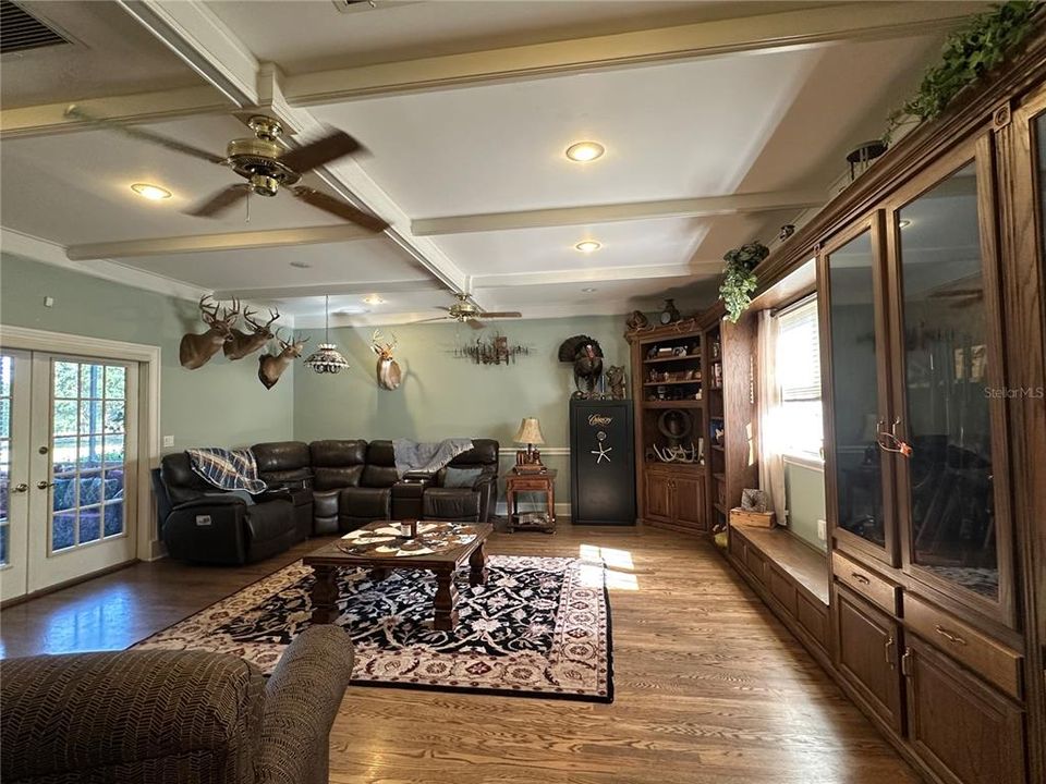 For Sale: $825,000 (3 beds, 4 baths, 3272 Square Feet)