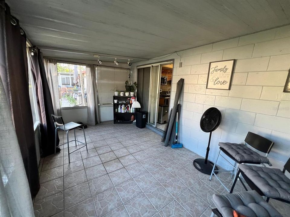 En Venta: $225,000 (2 camas, 2 baños, 960 Pies cuadrados)