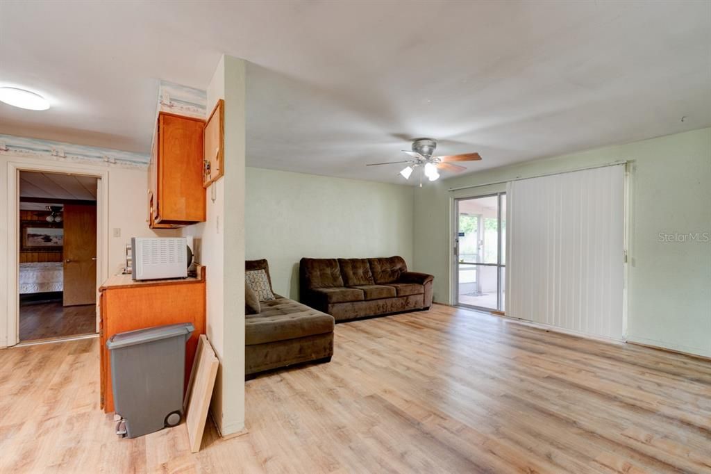 Activo con contrato: $199,900 (3 camas, 2 baños, 1524 Pies cuadrados)