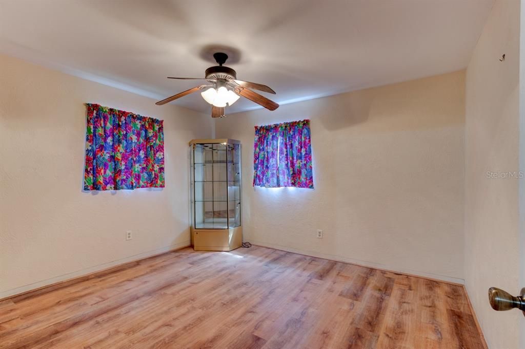 Activo con contrato: $199,900 (3 camas, 2 baños, 1524 Pies cuadrados)