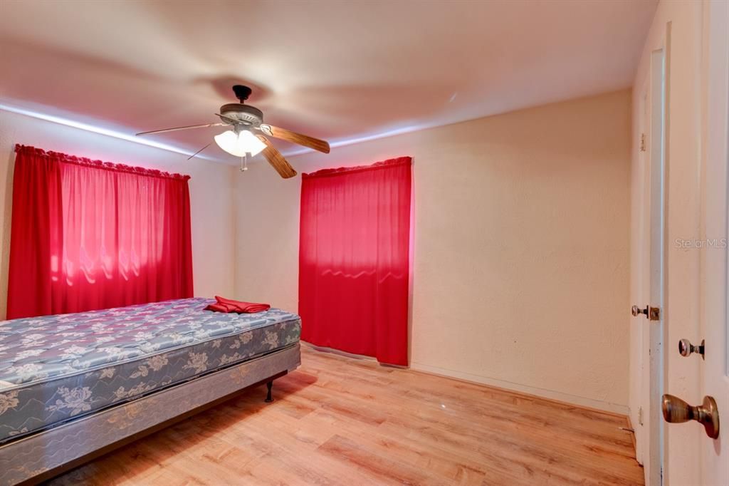 Activo con contrato: $199,900 (3 camas, 2 baños, 1524 Pies cuadrados)