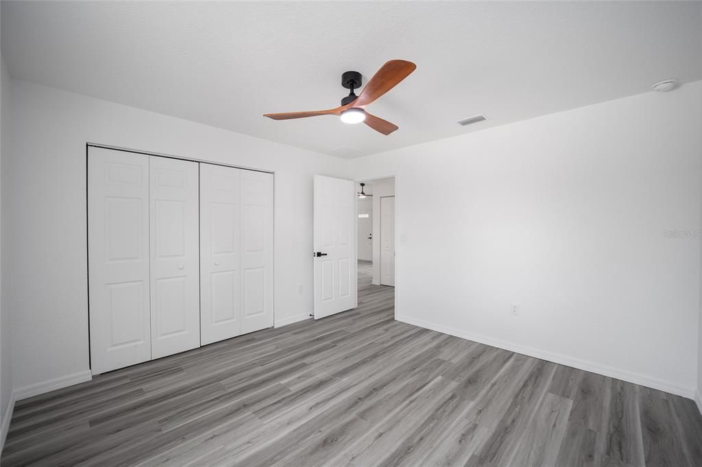 Active With Contract: $229,900 (3 beds, 2 baths, 1394 Square Feet)