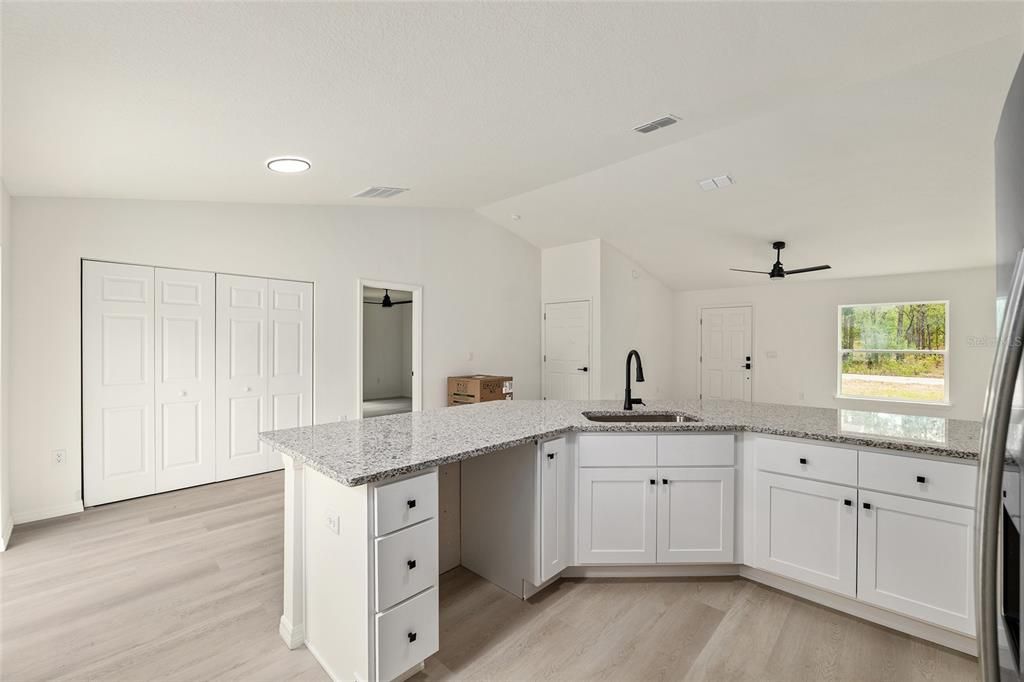 Active With Contract: $229,900 (3 beds, 2 baths, 1394 Square Feet)