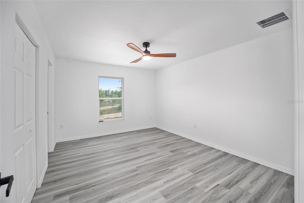 Active With Contract: $229,900 (3 beds, 2 baths, 1394 Square Feet)