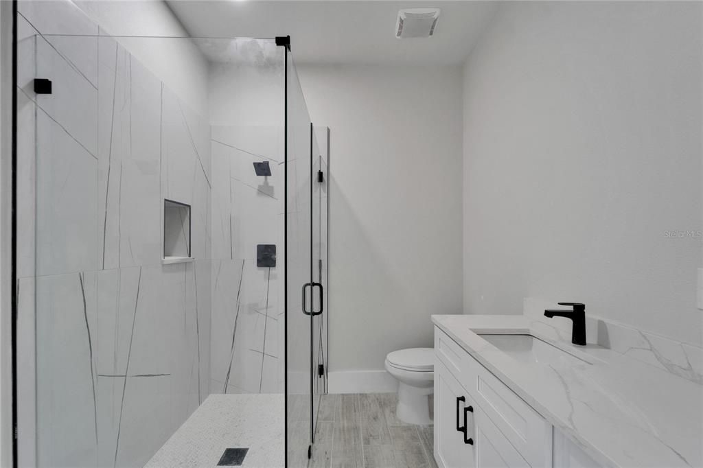 待售: $1,849,000 (4 贝兹, 5 浴室, 4704 平方英尺)