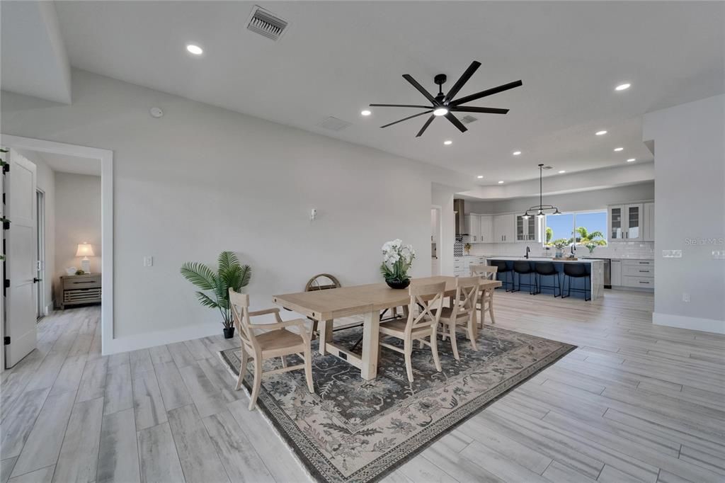 待售: $1,849,000 (4 贝兹, 5 浴室, 4704 平方英尺)