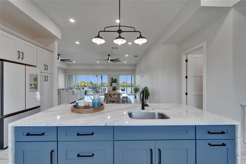 待售: $1,849,000 (4 贝兹, 5 浴室, 4704 平方英尺)