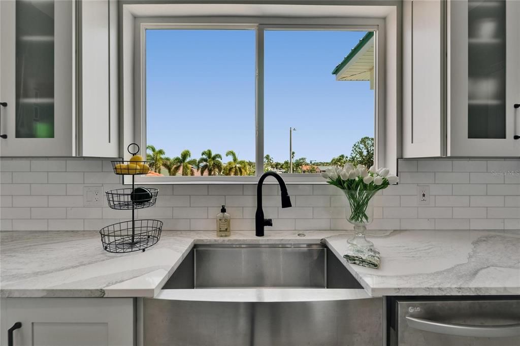 待售: $1,849,000 (4 贝兹, 5 浴室, 4704 平方英尺)