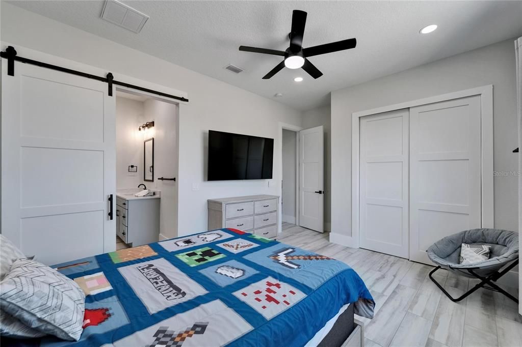 待售: $1,849,000 (4 贝兹, 5 浴室, 4704 平方英尺)