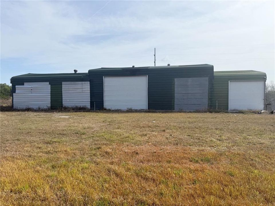 待售: $340,000 (3.32 acres)