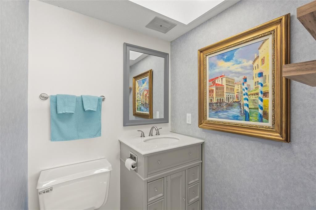 For Rent: $1,350 (2 beds, 2 baths, 828 Square Feet)