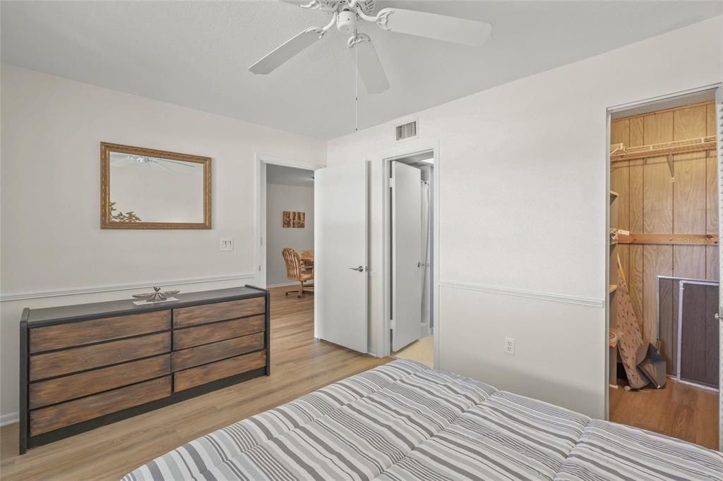 For Rent: $1,350 (2 beds, 2 baths, 828 Square Feet)