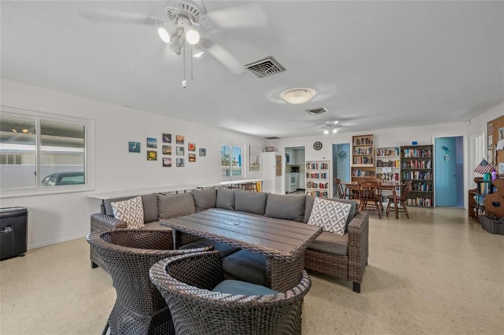 For Rent: $1,350 (2 beds, 2 baths, 828 Square Feet)