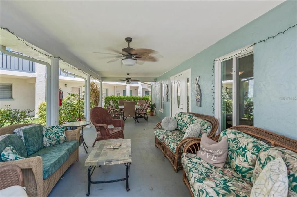 For Rent: $1,350 (2 beds, 2 baths, 828 Square Feet)