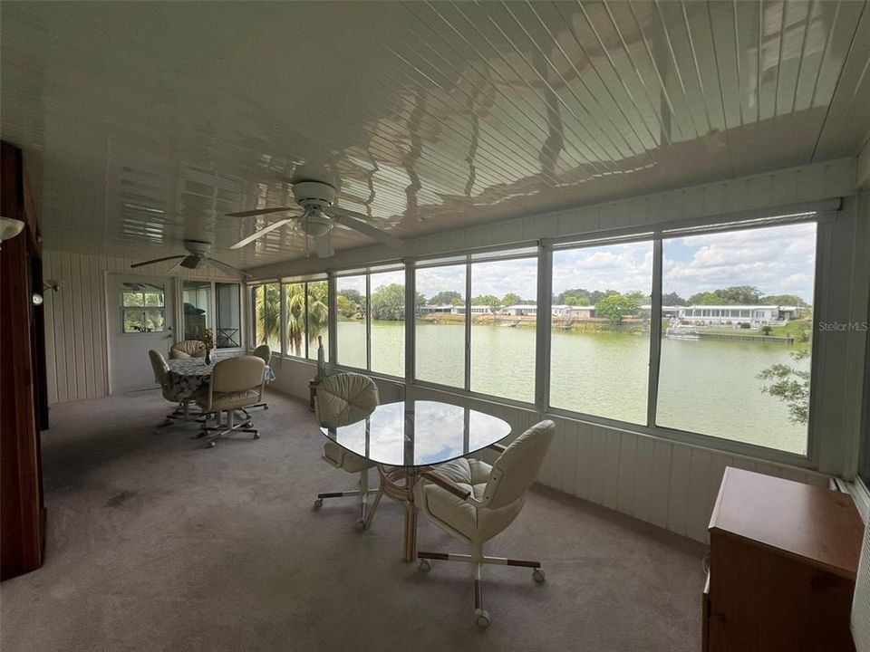 待售: $199,000 (2 贝兹, 2 浴室, 1560 平方英尺)