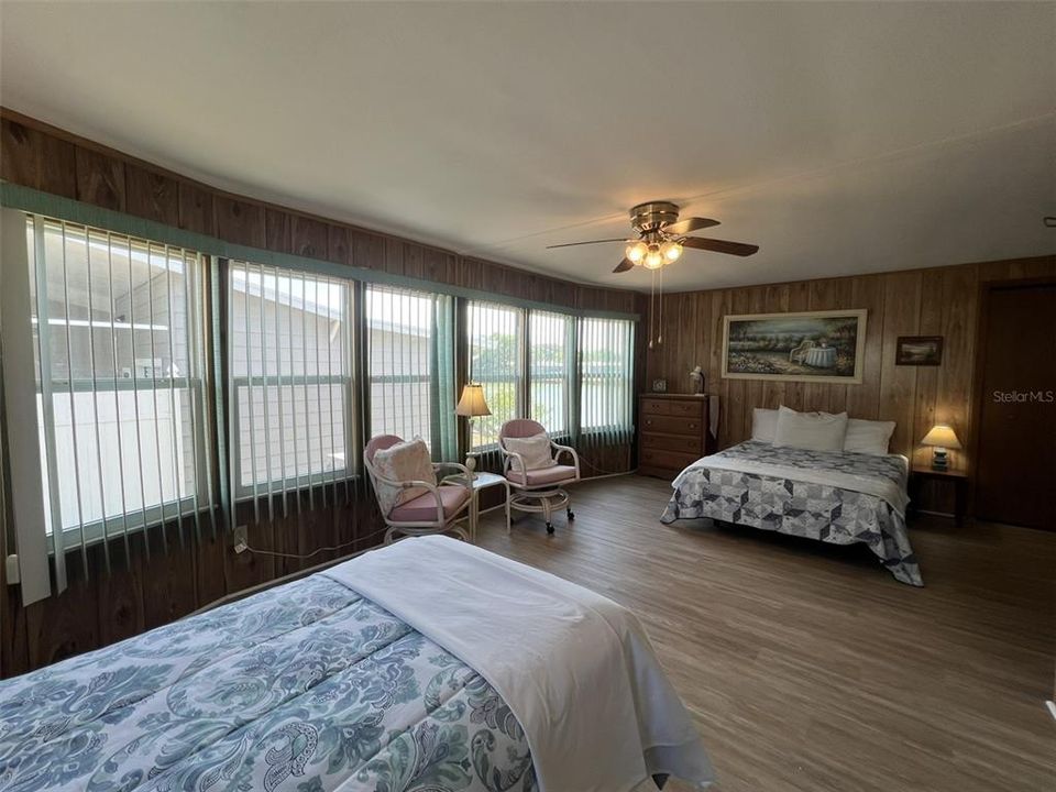 待售: $199,000 (2 贝兹, 2 浴室, 1560 平方英尺)