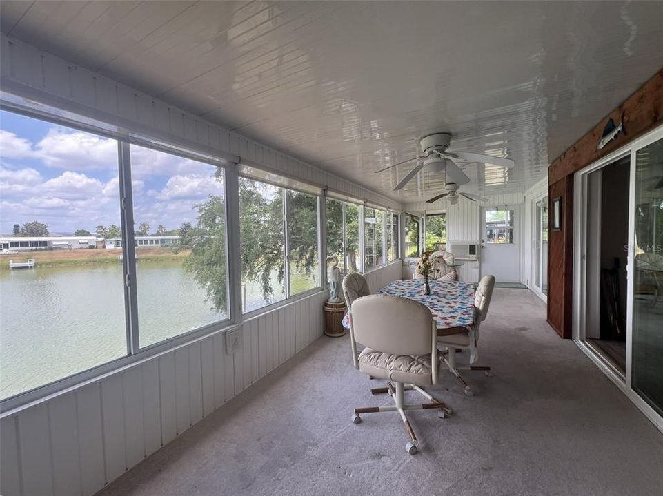 待售: $199,000 (2 贝兹, 2 浴室, 1560 平方英尺)