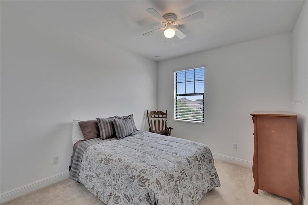 Activo con contrato: $550,000 (4 camas, 3 baños, 3091 Pies cuadrados)